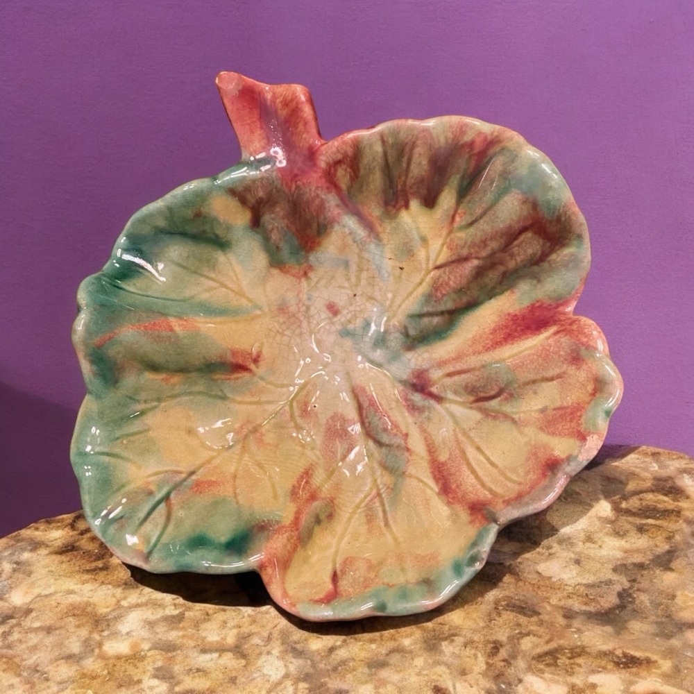 Pair of Beautiful vintage leaf dishes - Picture 1 of 8